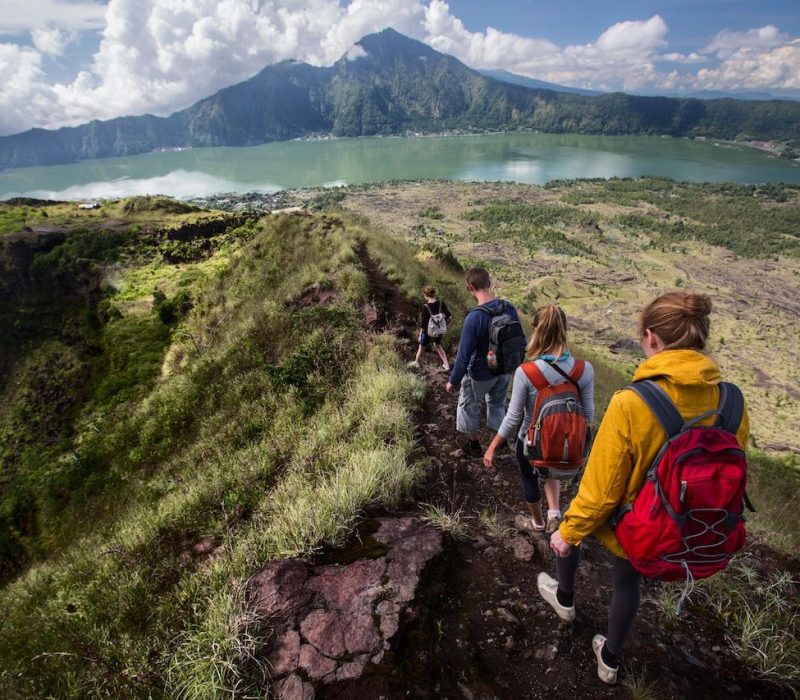 Group-of-hikers-walking-on-the-C